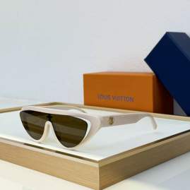 Picture of Louis Vuitton Sunglasses _SKUfw77293693fw